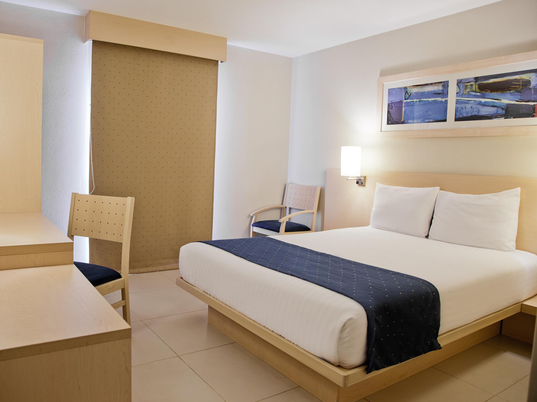 City Express Junior By Marriott Вильяэрмоса Экстерьер фото