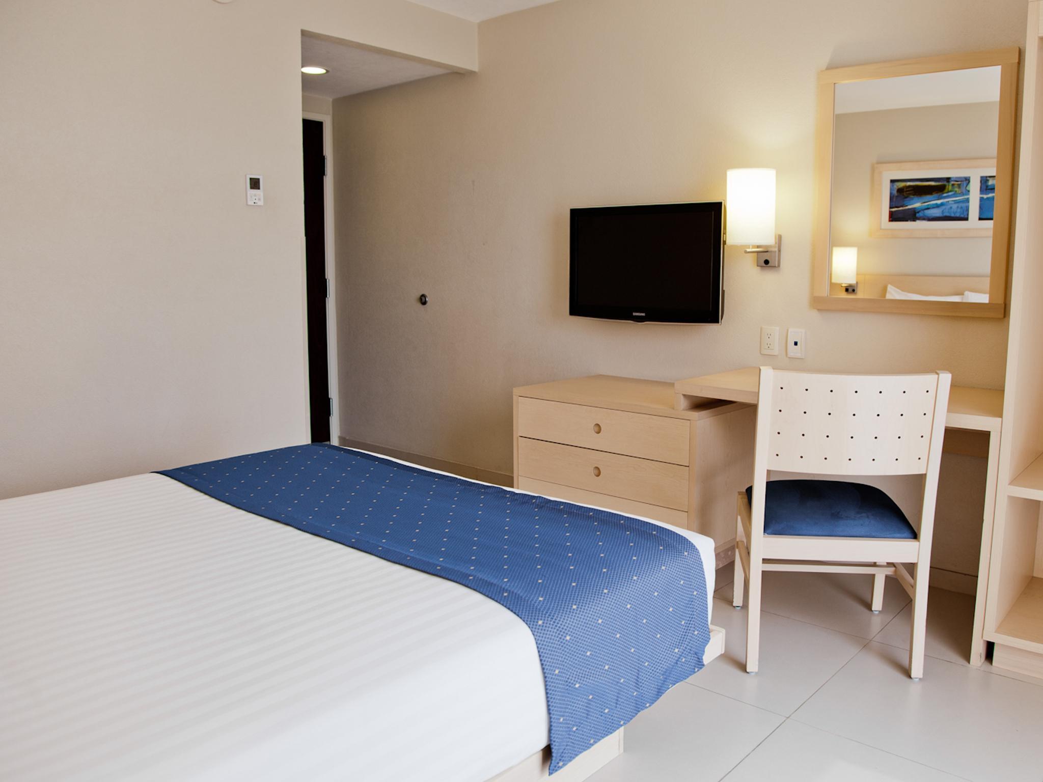 City Express Junior By Marriott Вильяэрмоса Экстерьер фото