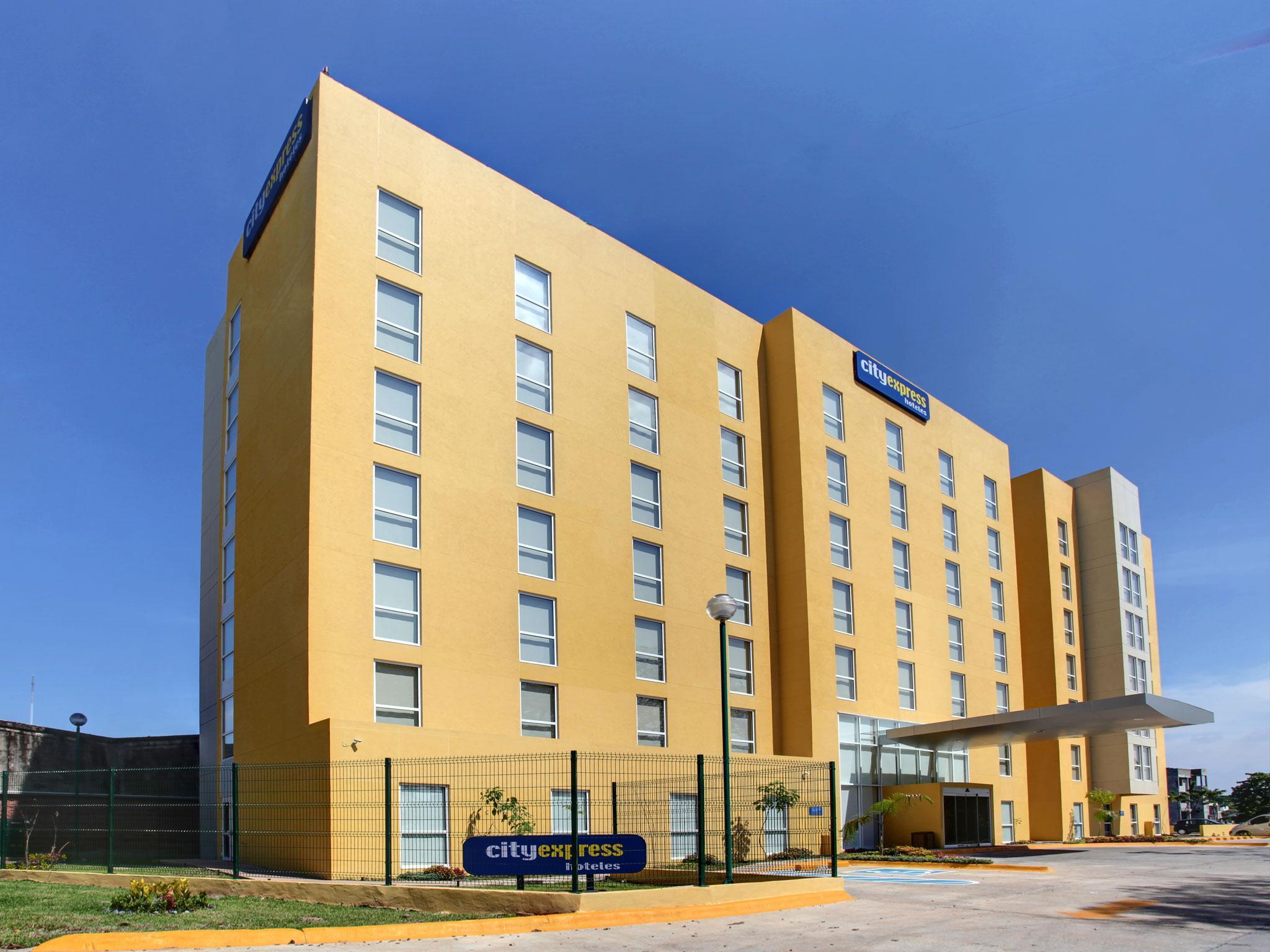 City Express Junior By Marriott Вильяэрмоса Экстерьер фото