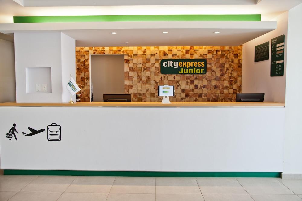 City Express Junior By Marriott Вильяэрмоса Экстерьер фото