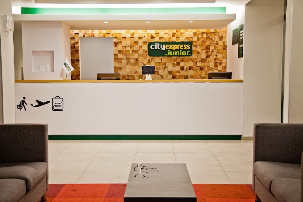 City Express Junior By Marriott Вильяэрмоса Экстерьер фото