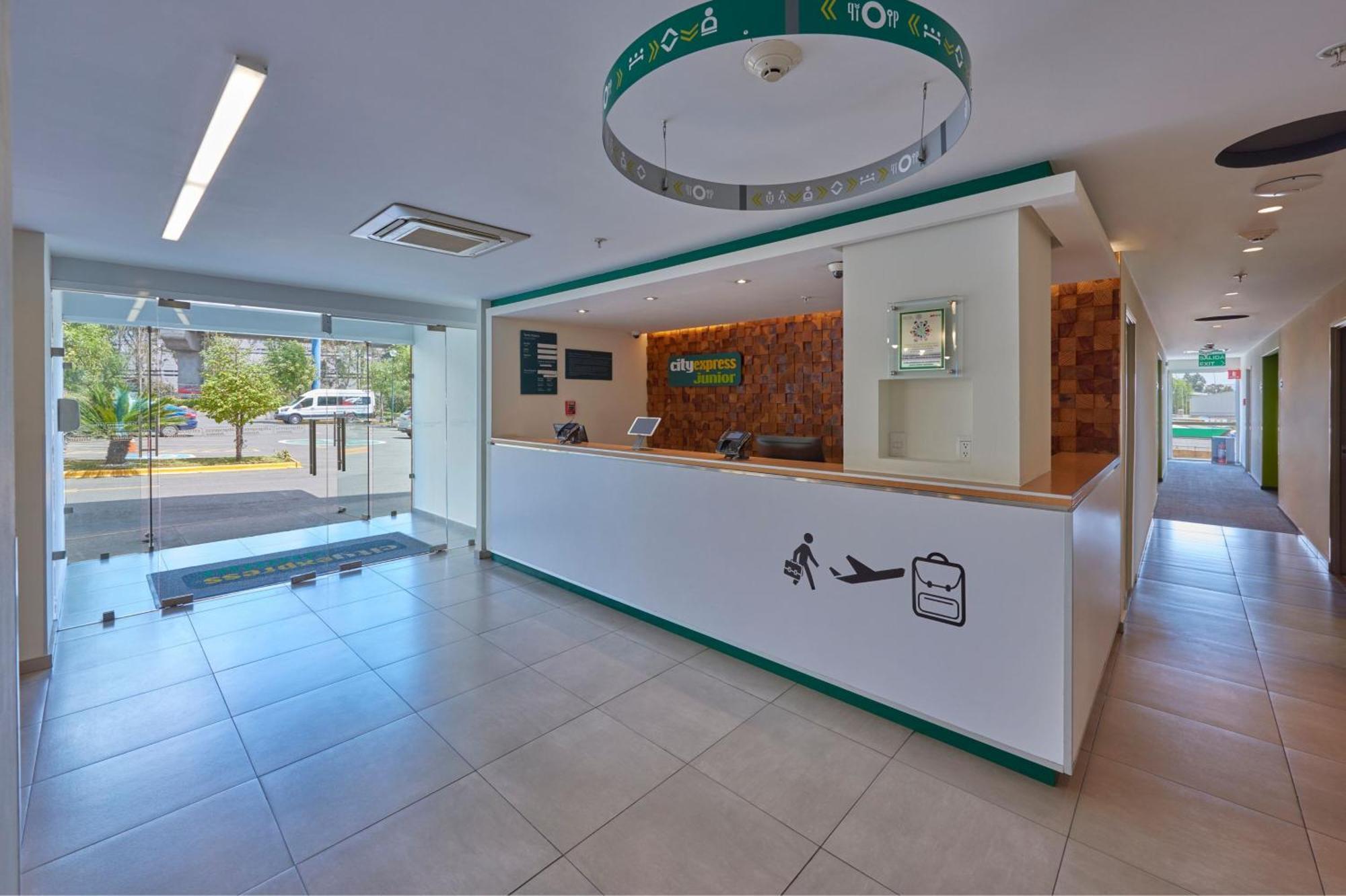 City Express Junior By Marriott Вильяэрмоса Экстерьер фото