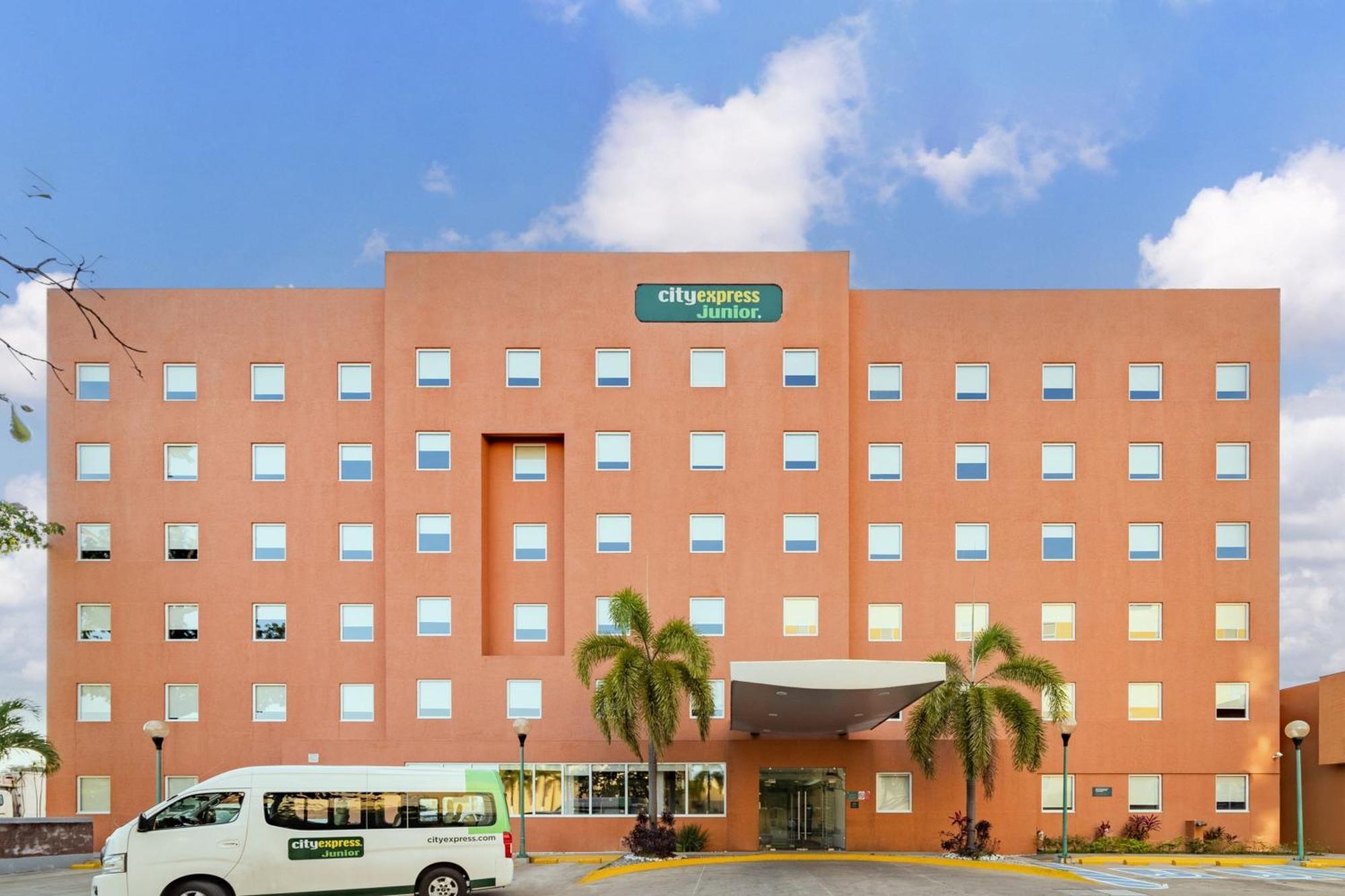 City Express Junior By Marriott Вильяэрмоса Экстерьер фото